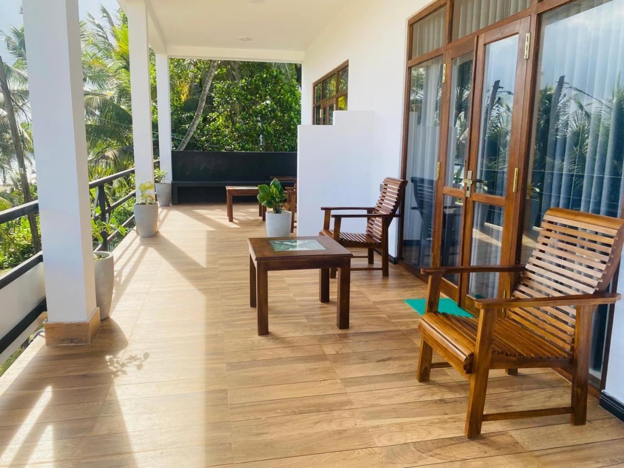 The Wave'S Guest House Mirissa Exterior photo