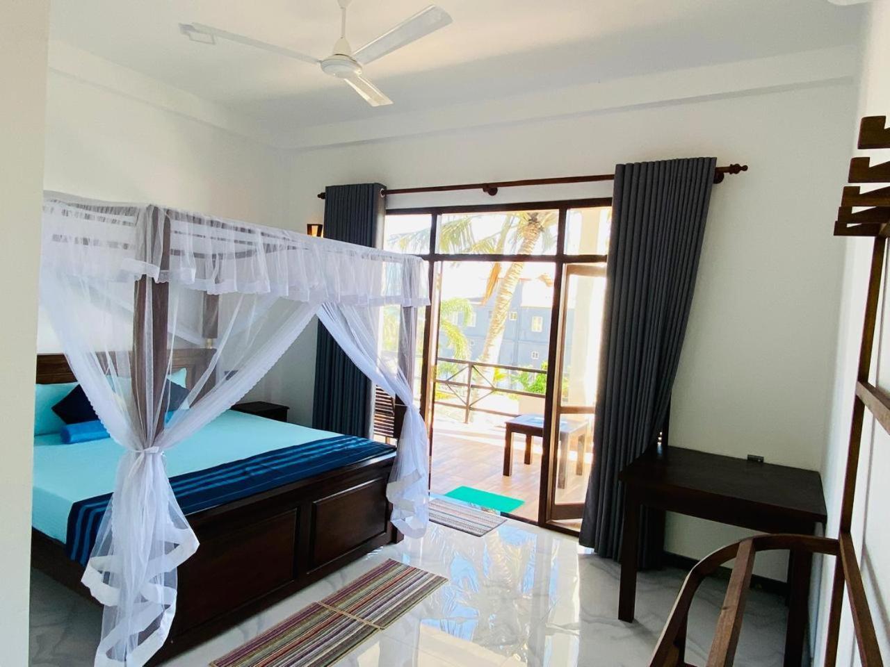The Wave'S Guest House Mirissa Exterior photo